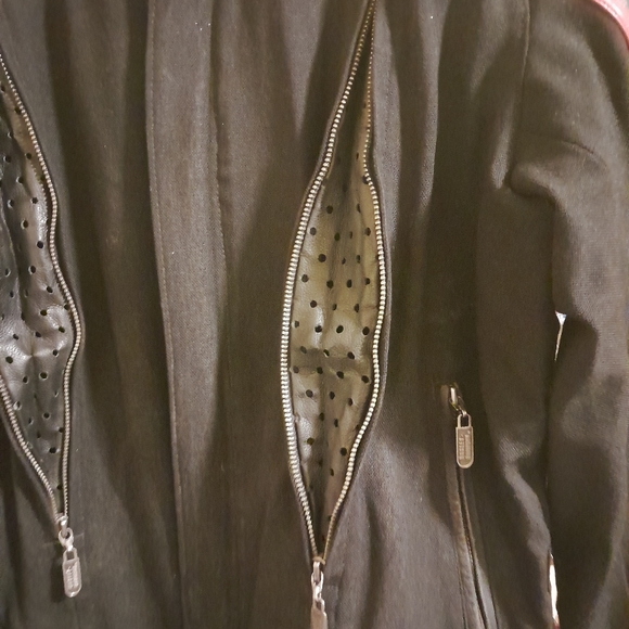 Very nice Harley Davidson riding jacket. - Picture 3 of 14